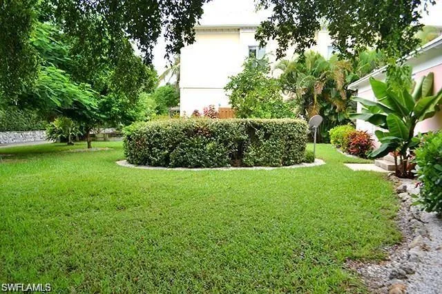 $15,000 | 320 Gulf Shore Boulevard South, Naples, FL 34102