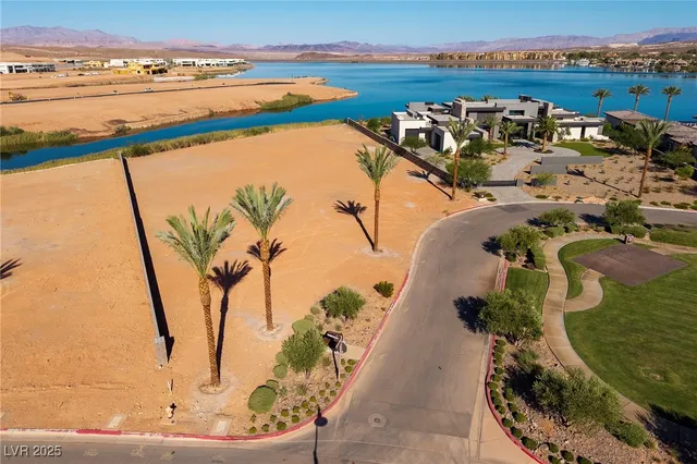 $1,500,000 | 6 Sunrise Beach Circle, Henderson, NV 89011