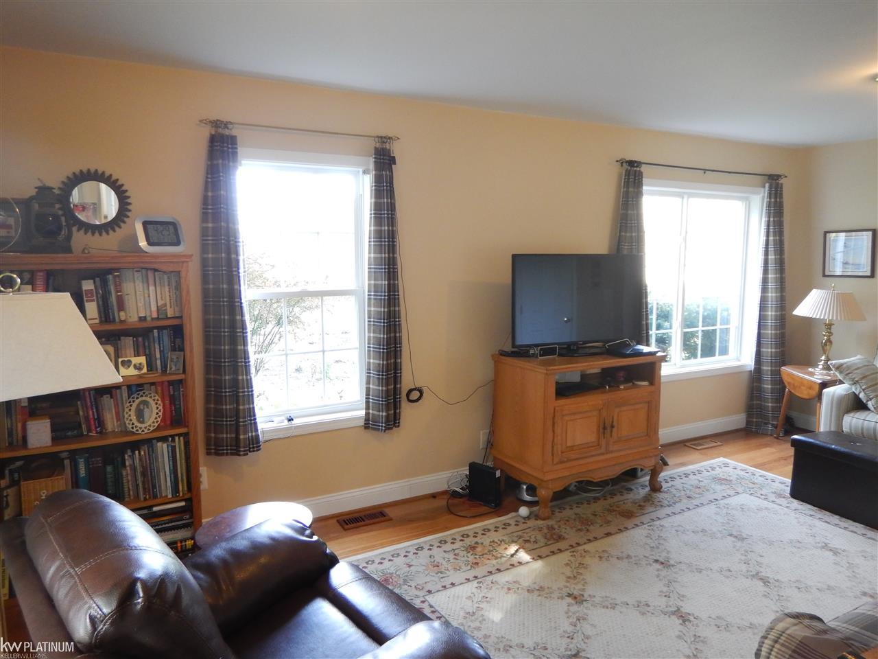 9378 River Road Algonac, MI 48001 - Photo 29 of 45 31319514-28.JPG