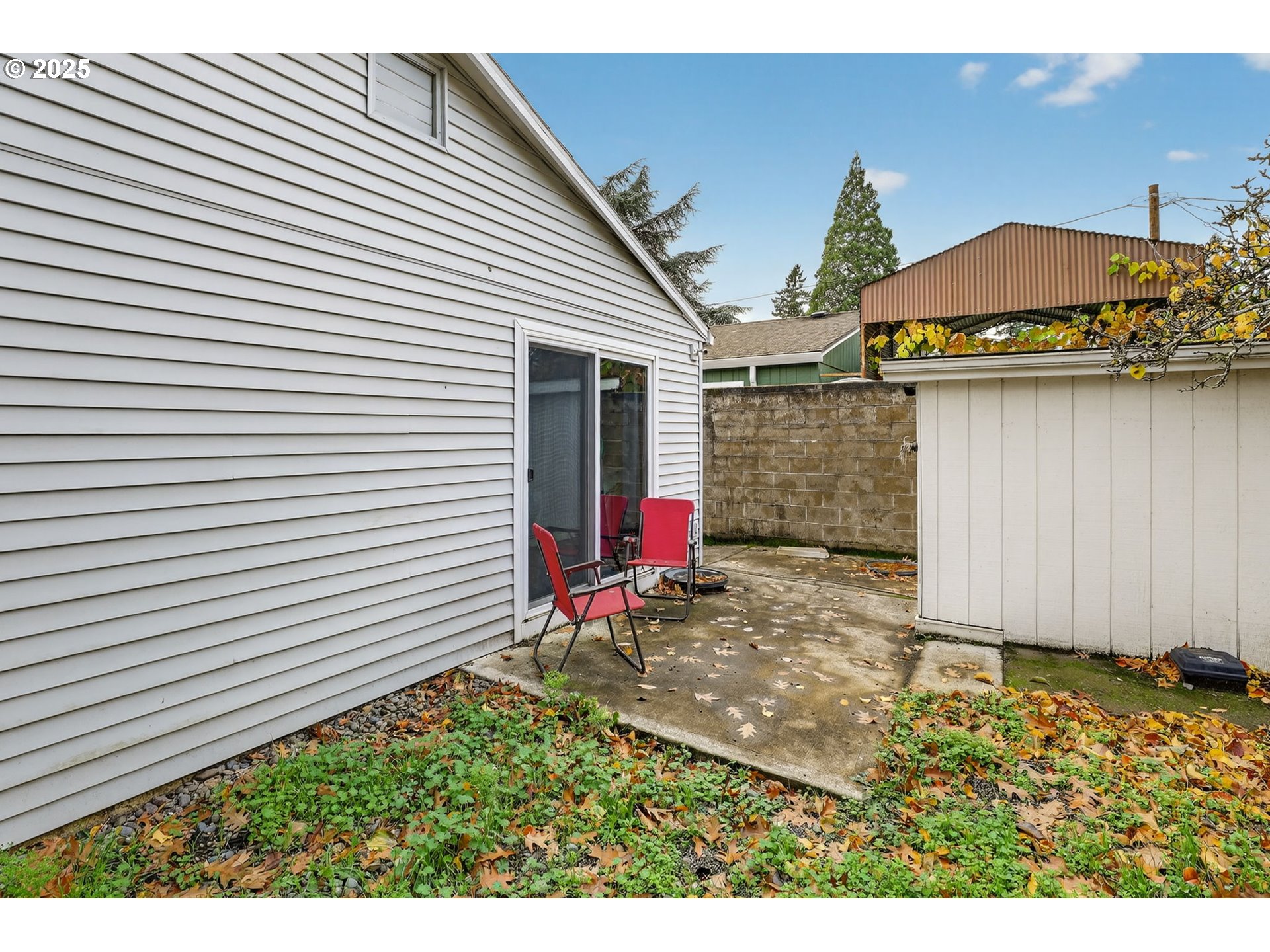 8739 Southeast Knapp Street Portland, OR 97266 - Photo 21 of 23 a view of outdoor space and yard
