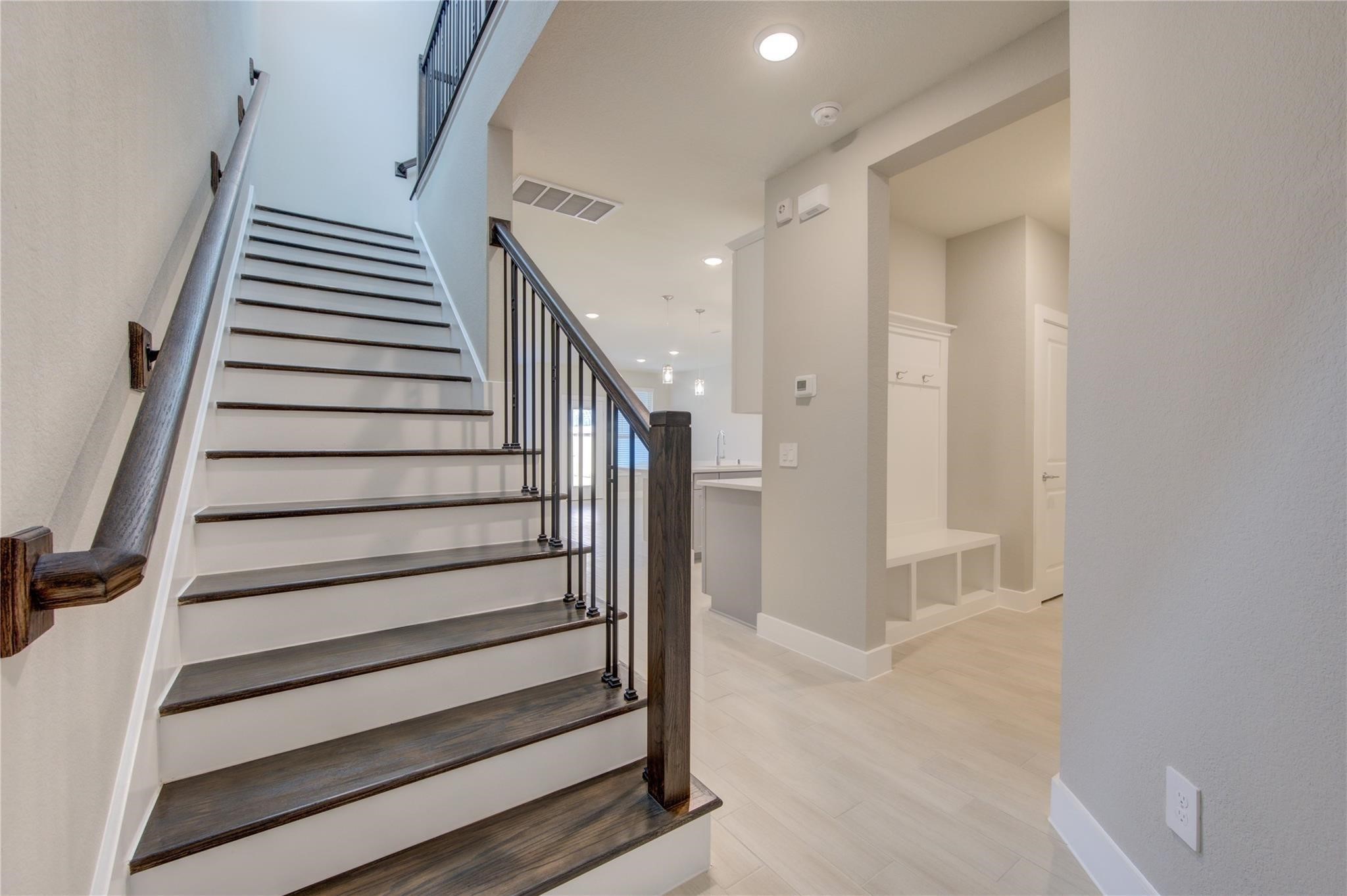 1709 Summerlyn Houston, TX 77080 - Photo 4 of 46