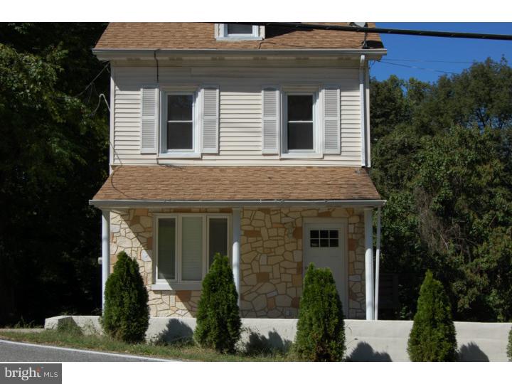 692 B Lenni Road Aston, PA 19014 - Photo 2 of 25 Exterior Front