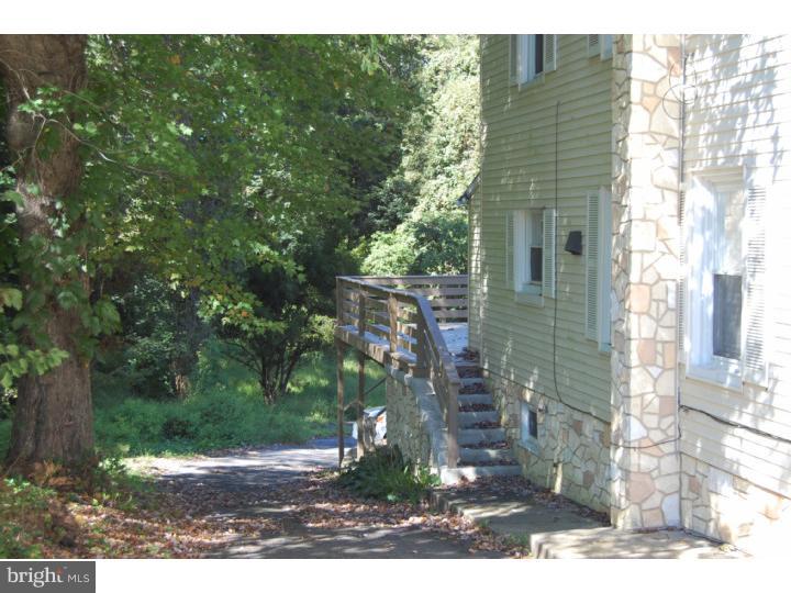 692 B Lenni Road Aston, PA 19014 - Photo 23 of 25 Exterior Side