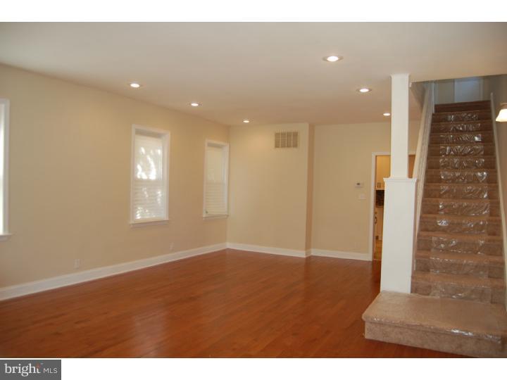 692 B Lenni Road Aston, PA 19014 - Photo 4 of 25 Living Room