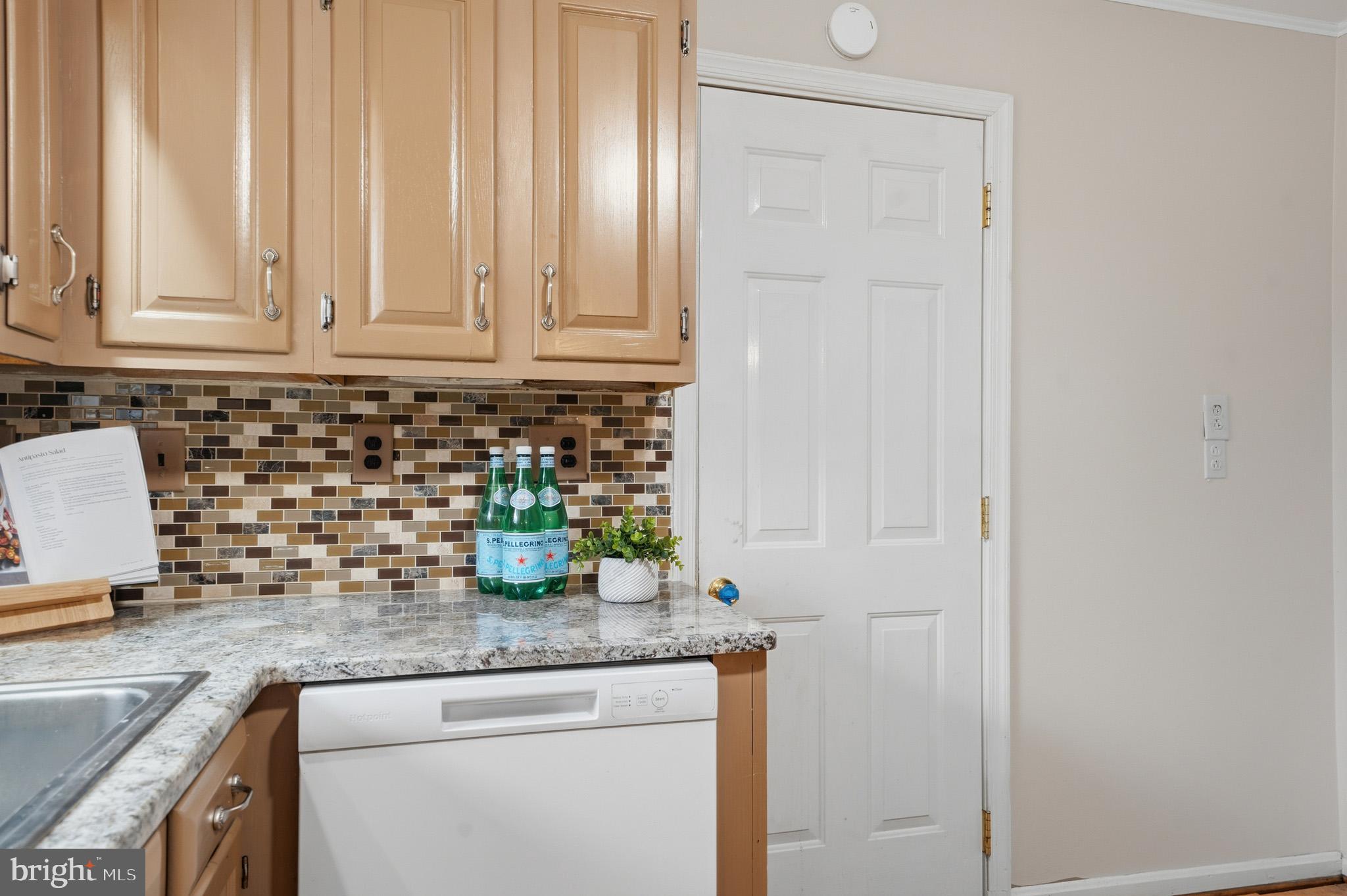 5253 Briscoe Farm Road Waldorf, MD 20601 - Photo 20 of 57 Dishwasher