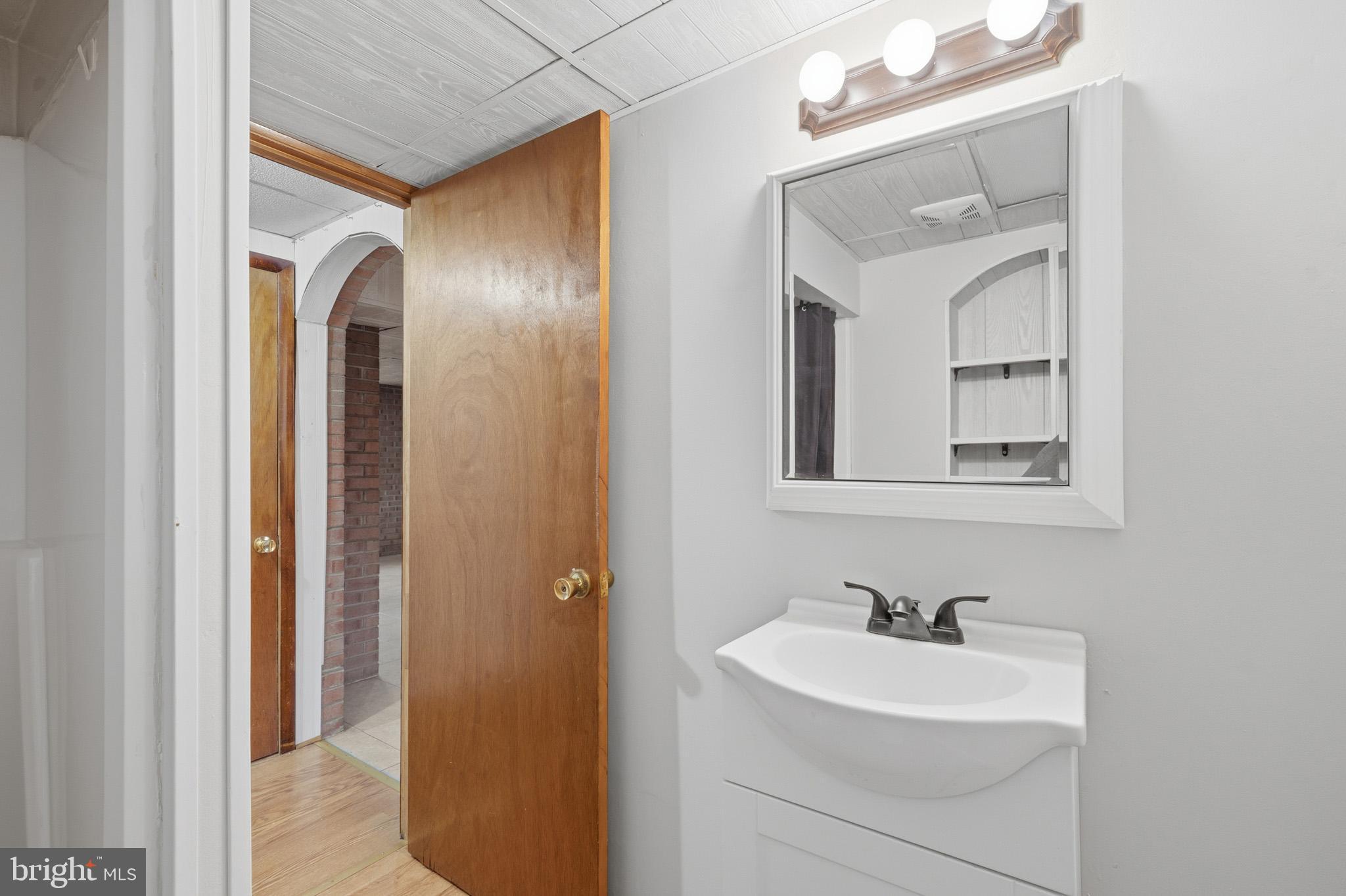 5253 Briscoe Farm Road Waldorf, MD 20601 - Photo 36 of 57 Lower level full bath