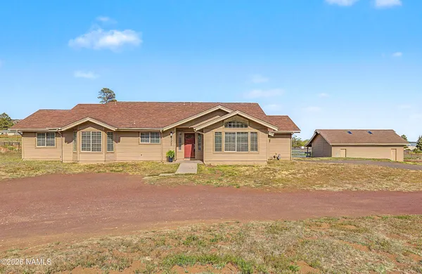 $715,000 | 8985 North Silver Saddle Drive, Flagstaff, AZ 86004