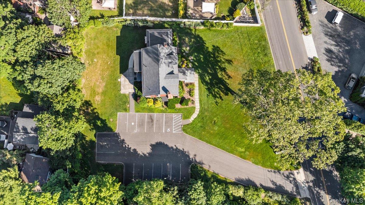 68 Nassau Road Huntington, NY 11743 - Photo 3 of 41