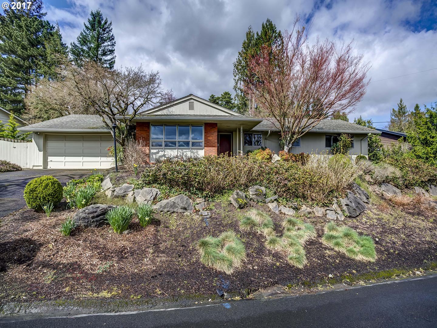 7085 Southwest Gable Park Road Portland, OR 97225 - Photo 1 of 27 Gallery Image 1