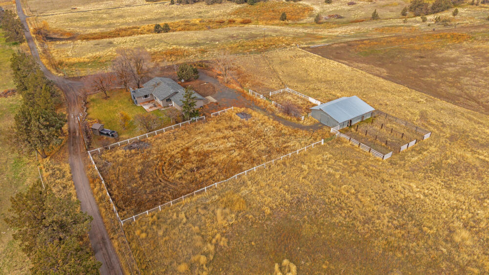 23131 North Poe Valley Road Klamath Falls, OR 97603 - Photo 42 of 45