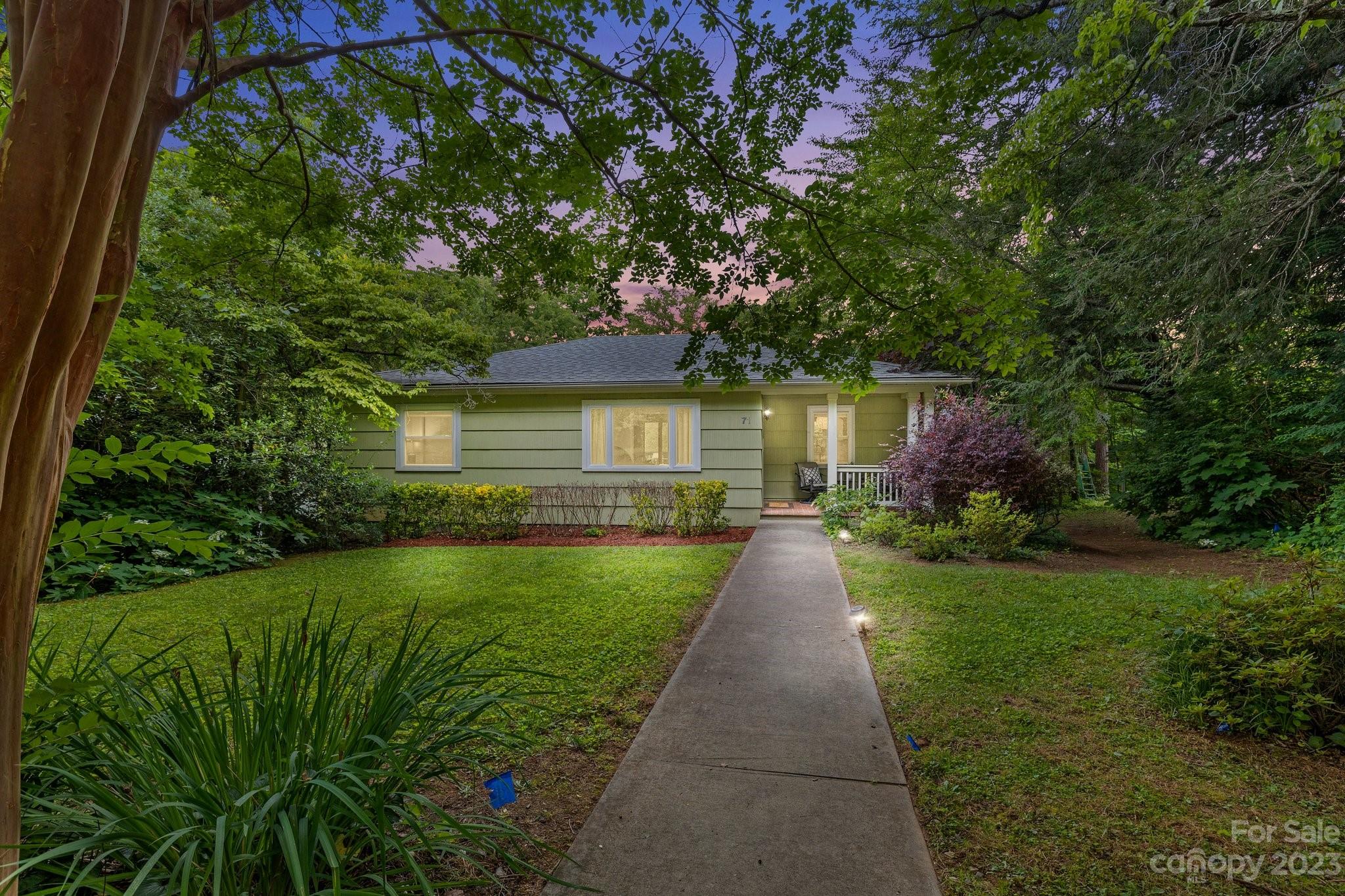 71 Ambler Road, Asheville, NC 28805 Compass