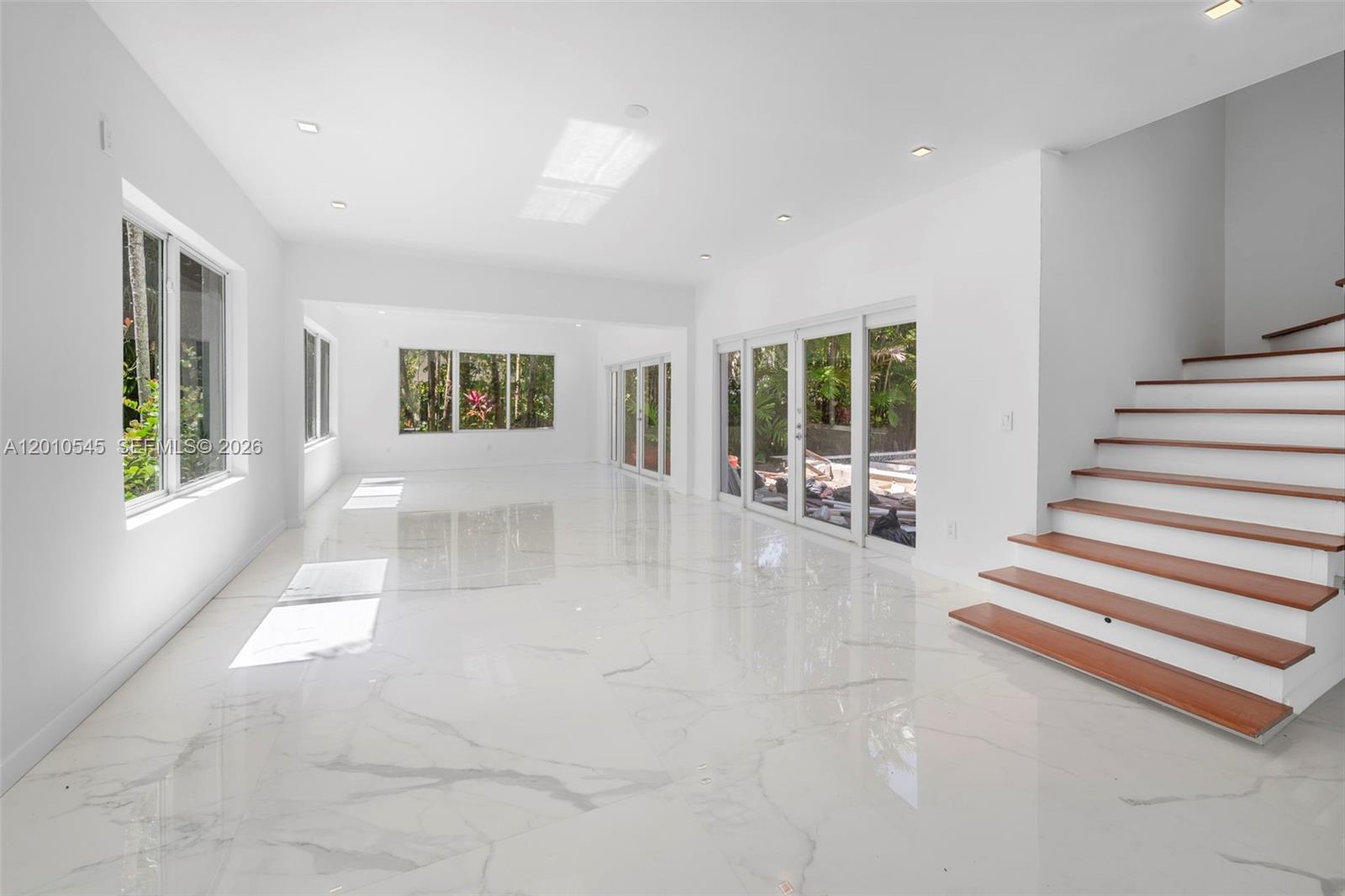 5824 Alton Road Miami Beach, FL 33140 - Photo 3 of 28