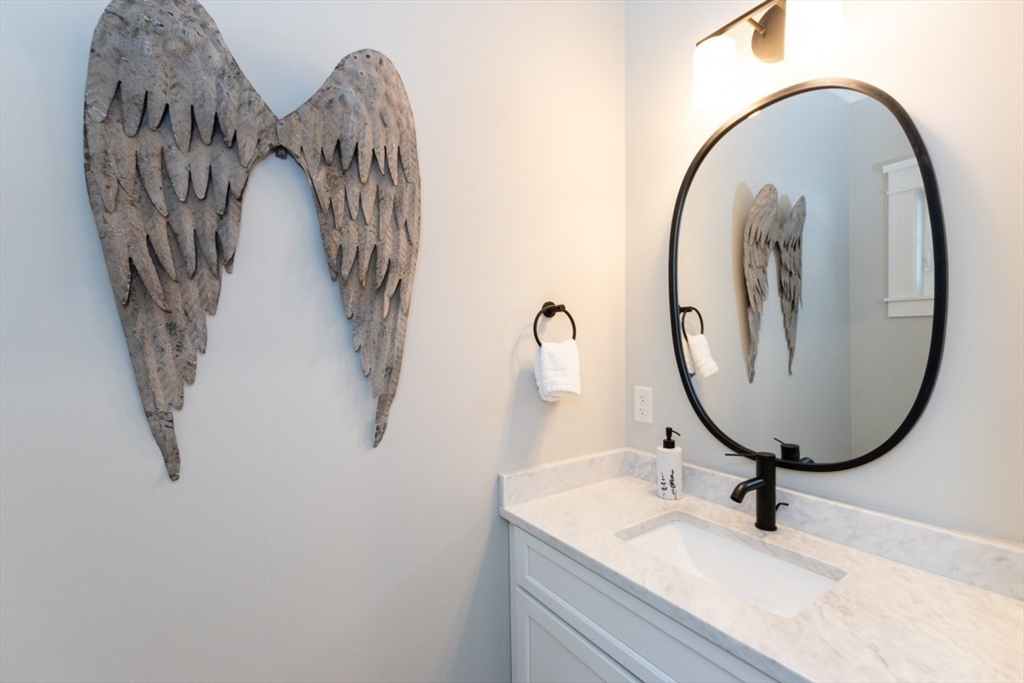 401 Albemarle Road, Unit 2 Newton, MA 02460 - Photo 4 of 41 Gallery Image 4