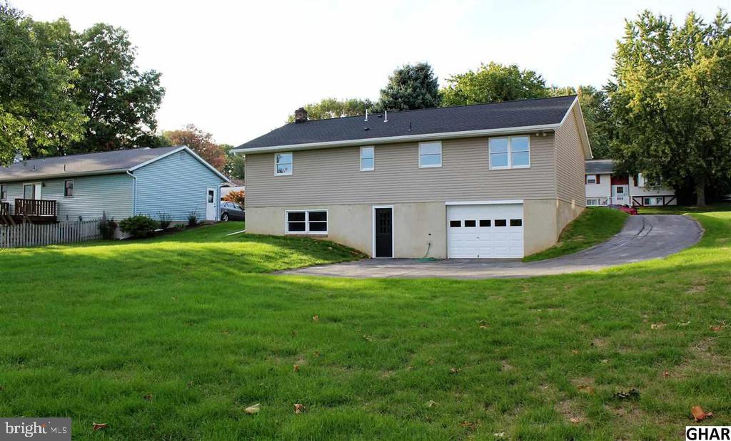10 Briarcliff Road Elizabethtown, PA 17022 - Photo 2 of 27 Gallery Image 2