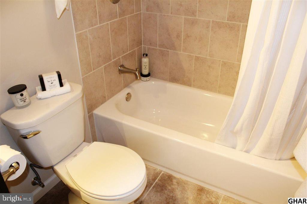 10 Briarcliff Road Elizabethtown, PA 17022 - Photo 12 of 27 Gallery Image 12