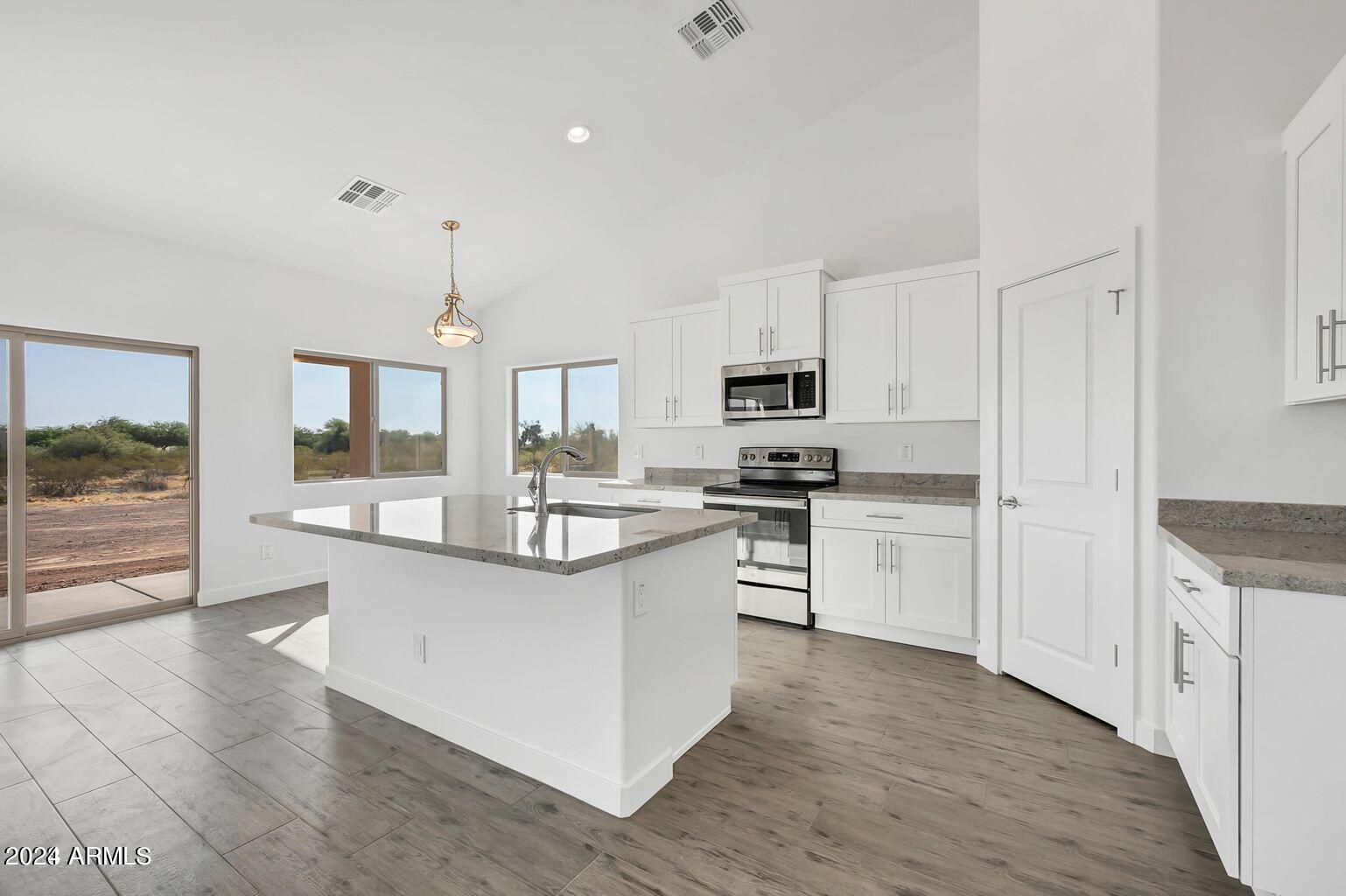 6298 South Dean Road Buckeye, AZ 85326 - Photo 5 of 18 20240205223549501840000000-o