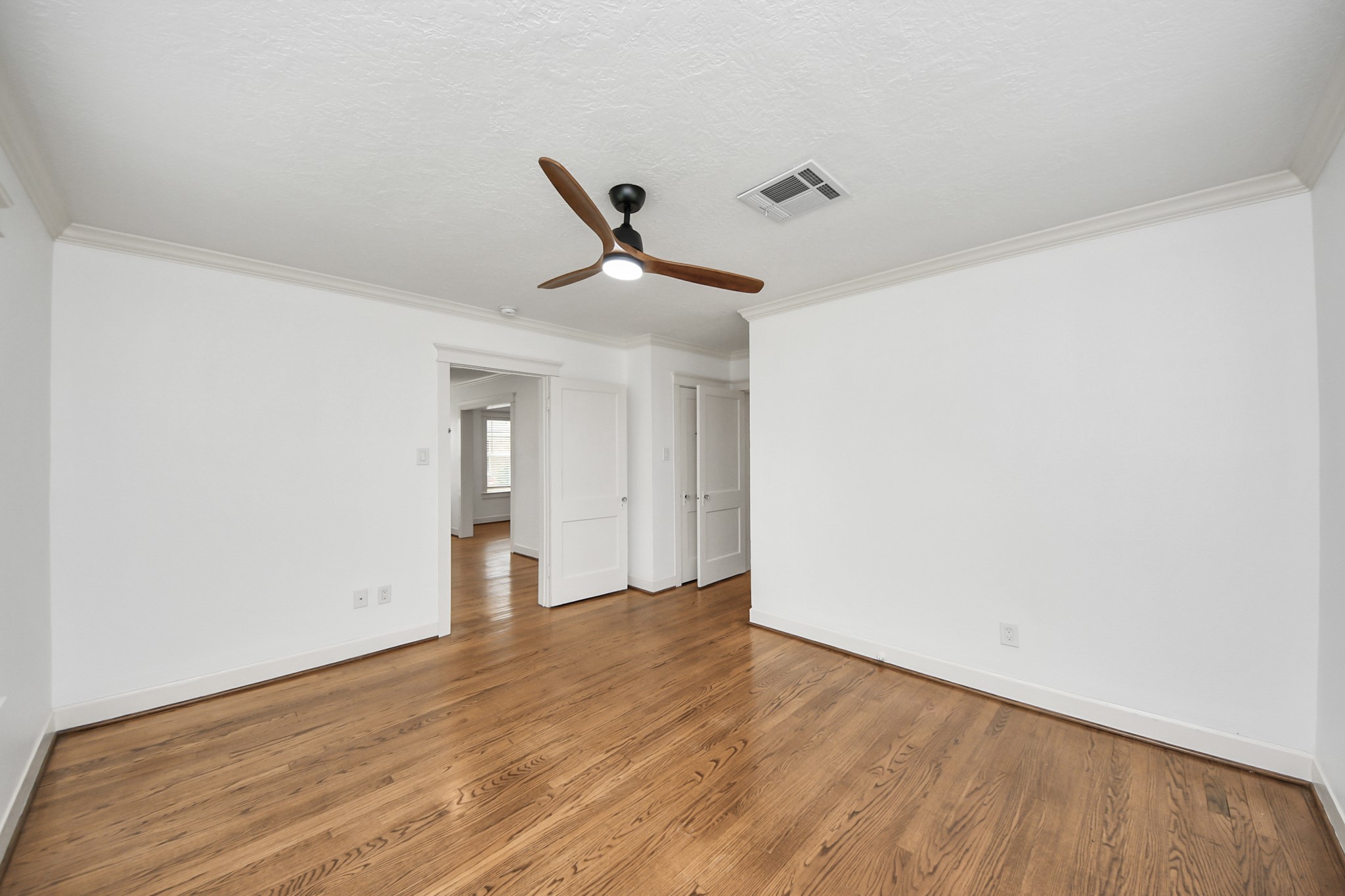 609 Reid Street Houston, TX 77022 - Photo 33 of 48 a view of an empty room