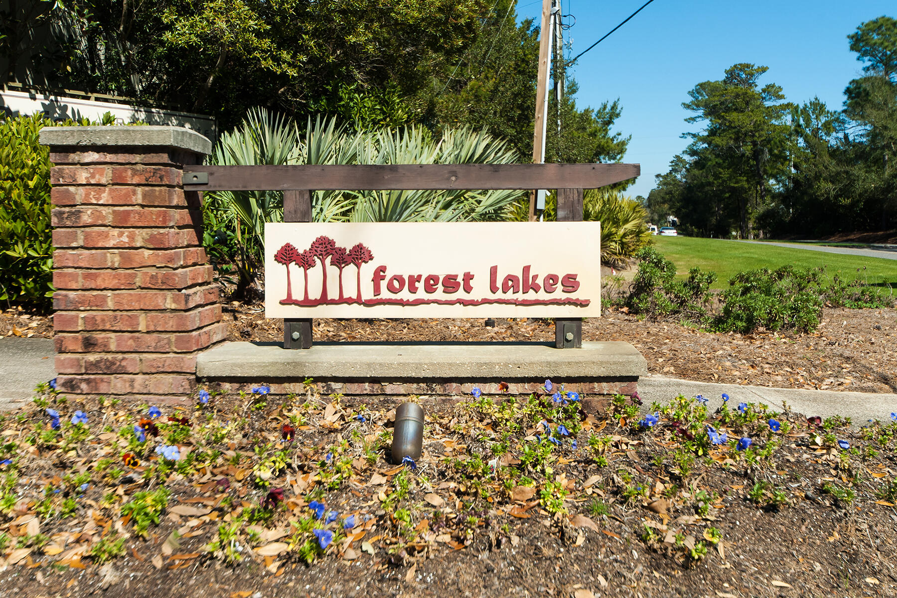 67 Pontchartrain North Santa Rosa Beach Santa Rosa Beach, FL 32459 - Photo 2 of 11 a sign on the side of a road