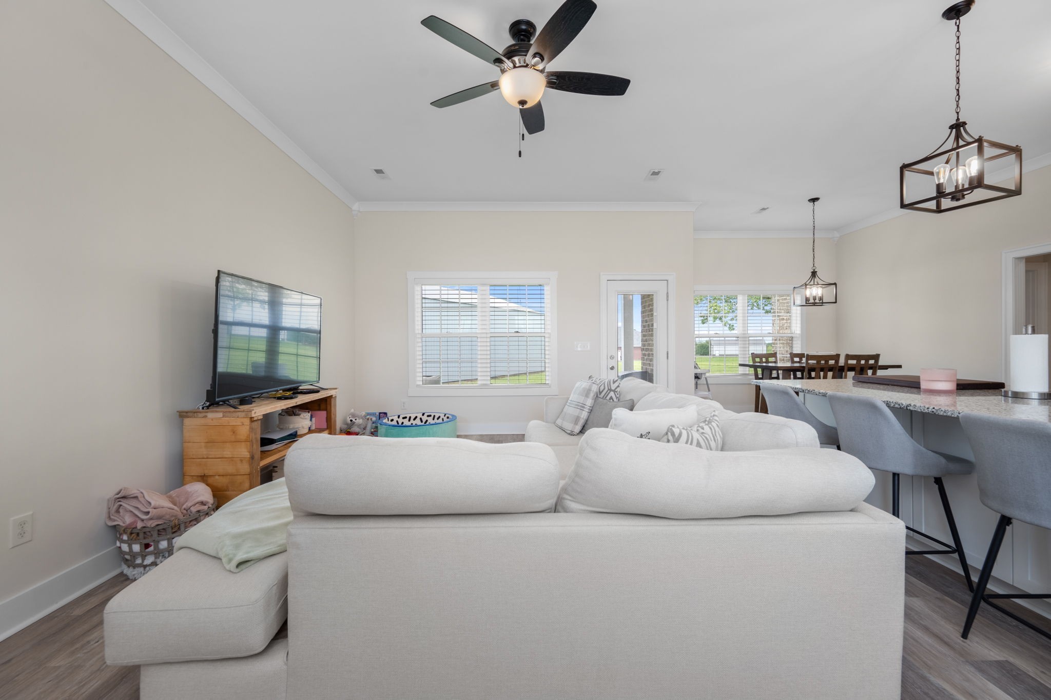 65 Joe Blanton Road Woodbury, TN 37190 - Photo 13 of 61 a living room with furniture and a window