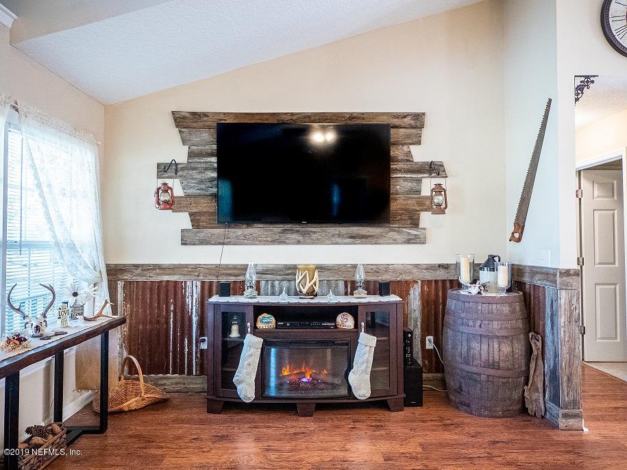 1691 Hereford Road Middleburg, FL 32068 - Photo 8 of 36 Family Room