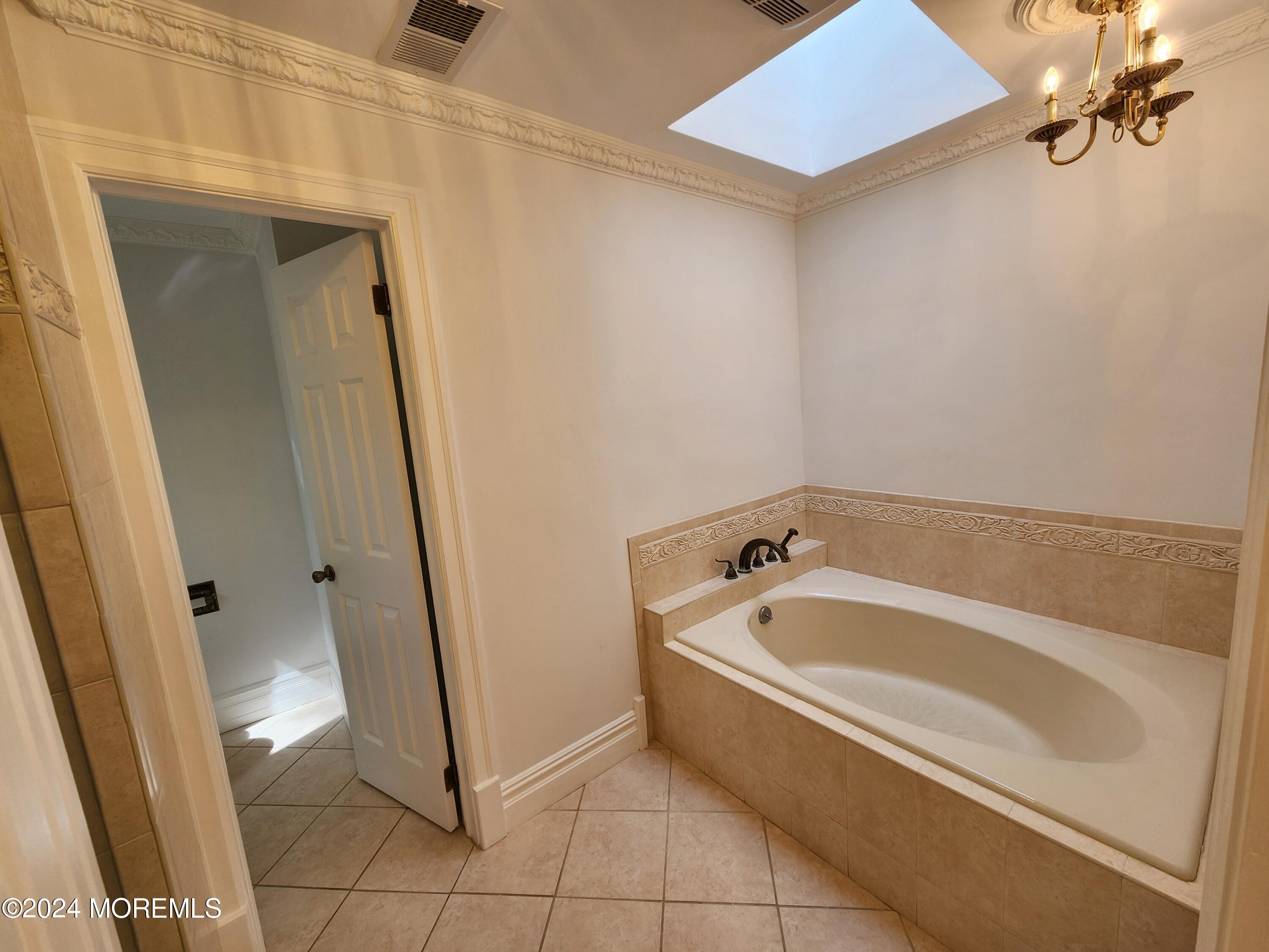 5 Cross Run Road Holmdel, NJ 07733 - Photo 14 of 17 20240428_153021