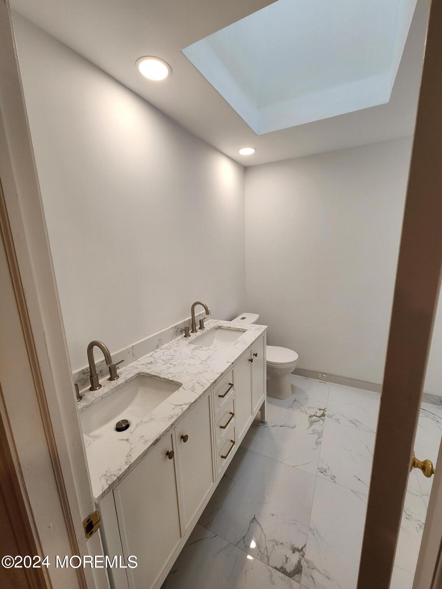 5 Cross Run Road Holmdel, NJ 07733 - Photo 10 of 17 20240428_152832