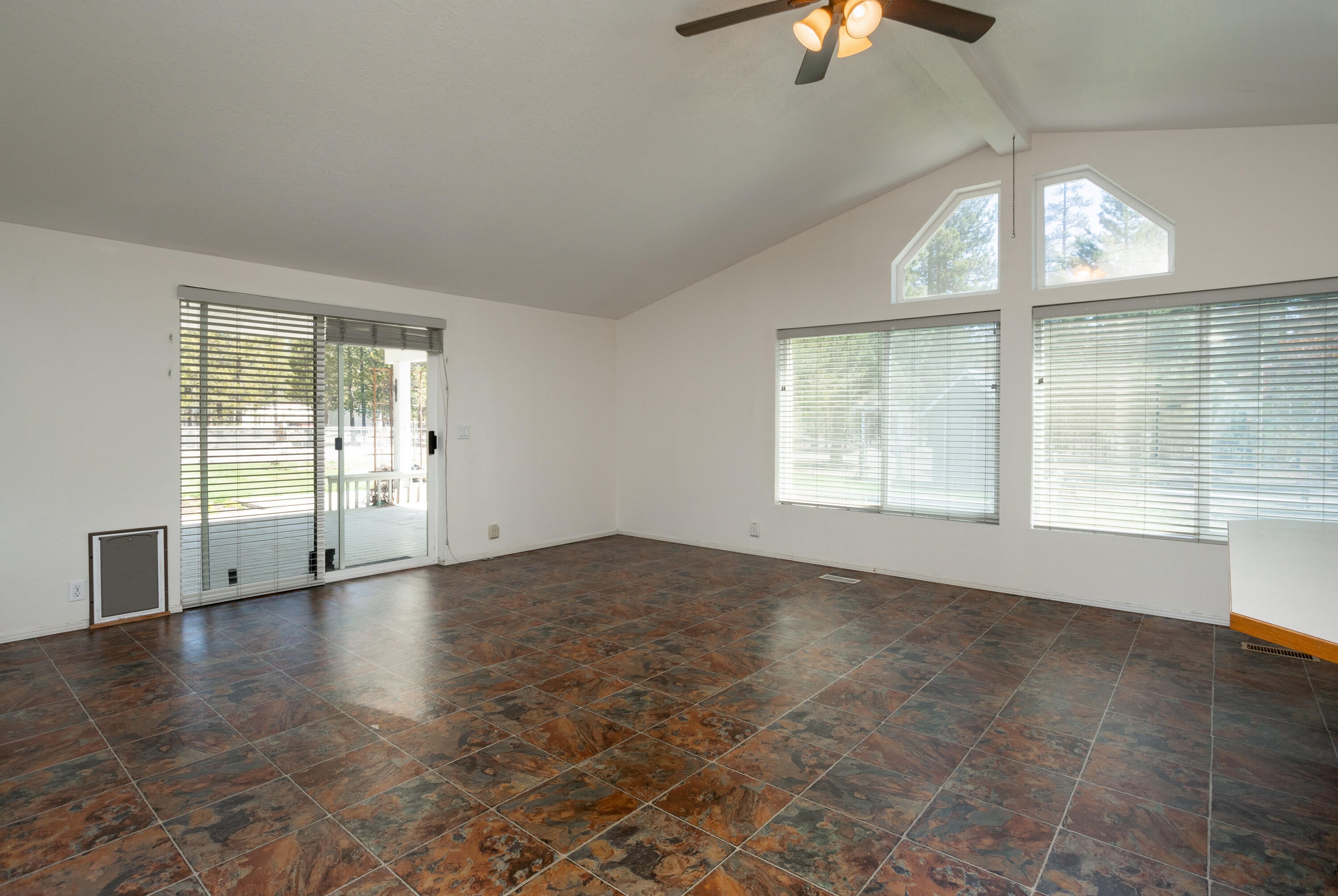 15720 Dawn Road La Pine, OR 97739 - Photo 13 of 39 15720 Dawn Road 10 of 36