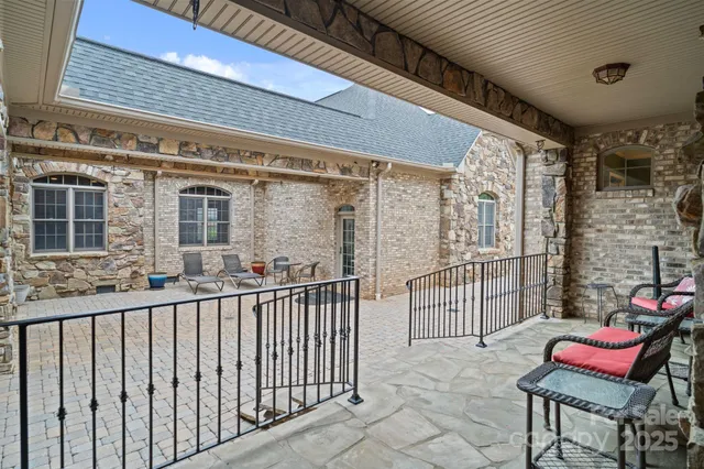 an outdoor view of a building