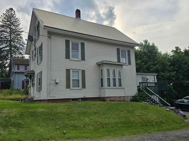 $199,500 | 110 Pleasant Street, Newport, VT 05855