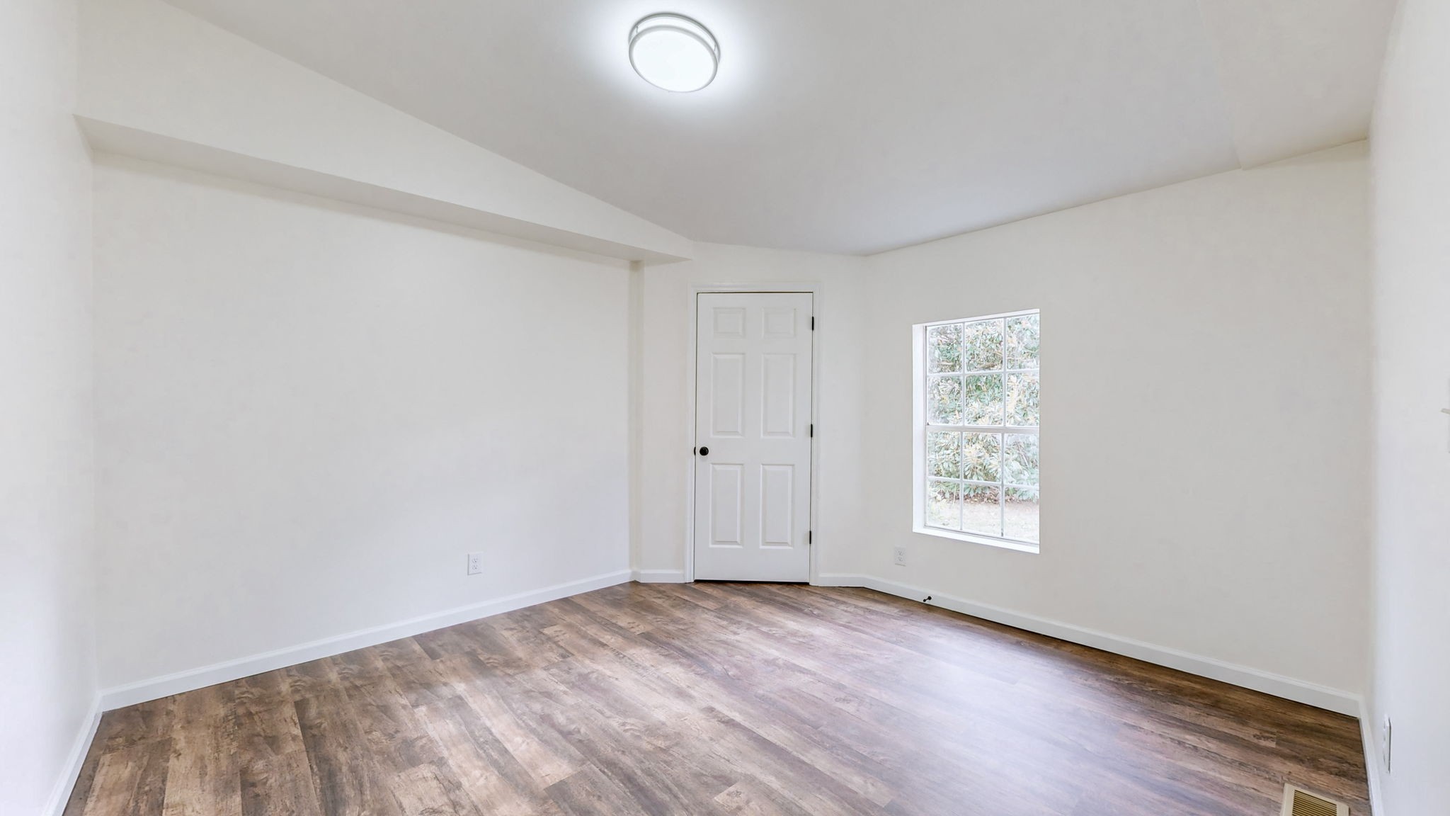 4452 William Woodard Road Springfield, TN 37172 - Photo 28 of 45 an empty room with windows
