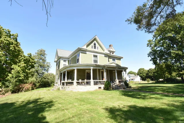 $187,500 | 209 West 6th Street, Earl Park, IN 47942