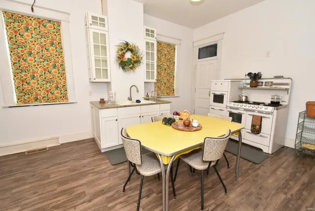 $187,500 | 209 West 6th Street, Earl Park, IN 47942