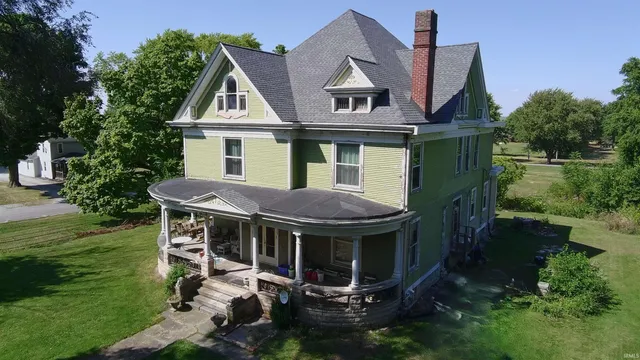 $187,500 | 209 West 6th Street, Earl Park, IN 47942