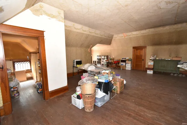 $187,500 | 209 West 6th Street, Earl Park, IN 47942