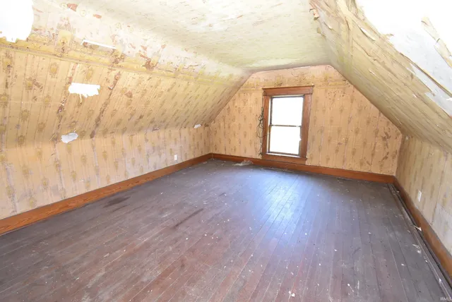 $187,500 | 209 West 6th Street, Earl Park, IN 47942