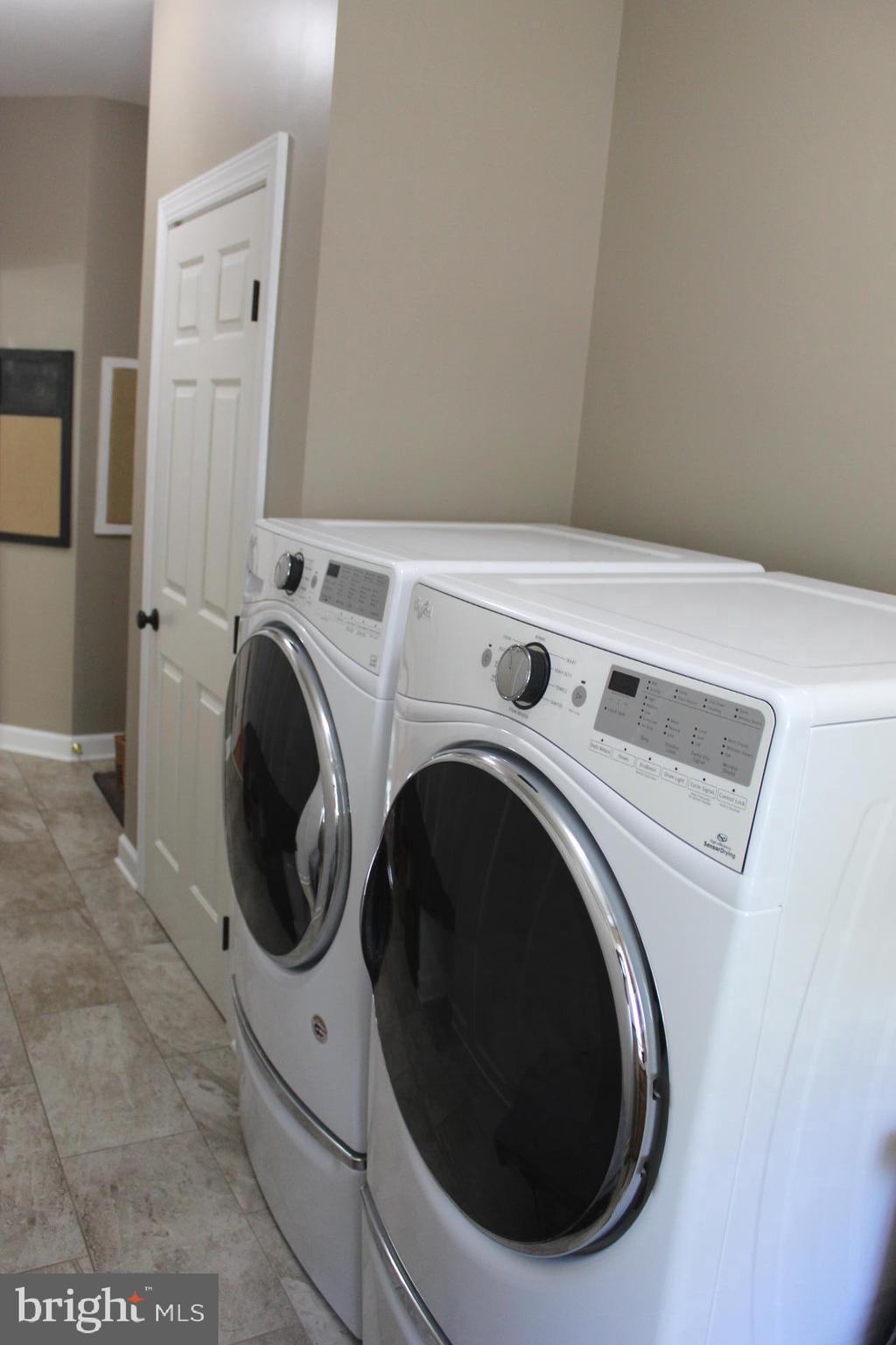 18516 Crestmount Road Boyds, MD 20841 - Photo 54 of 60 Front Load Washer & Dryer