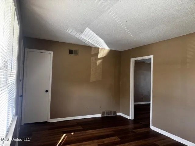 $1,300 | 7294 Mallard Creek Drive, Horn Lake, MS 38637