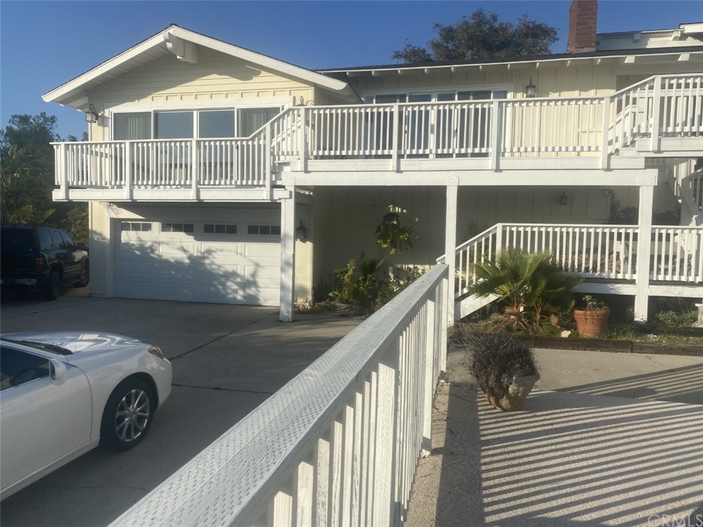 2710 Los Alisos Drive Fallbrook, CA 92028 - Photo 3 of 13 a view of a house with a deck