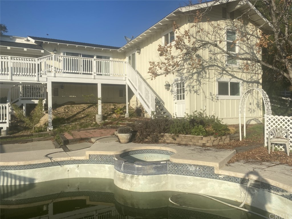 2710 Los Alisos Drive Fallbrook, CA 92028 - Photo 6 of 13 a view of a house with a yard