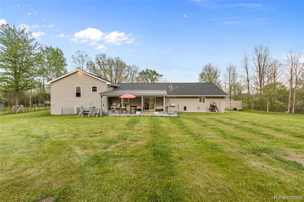 15756 Lewis Road Capac, MI 48014 - Photo 9 of 37
