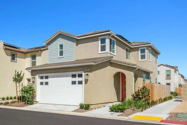 $435,000 | 2045 North Perry Avenue, Clovis, CA 93619