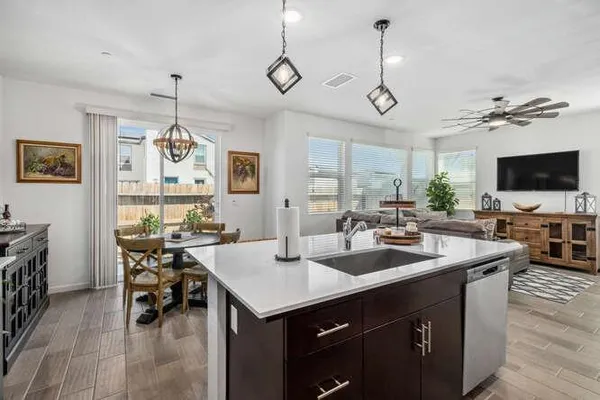 $428,000 | 2045 North Perry Avenue, Clovis, CA 93619