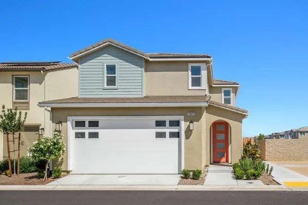 $428,000 | 2045 North Perry Avenue, Clovis, CA 93619