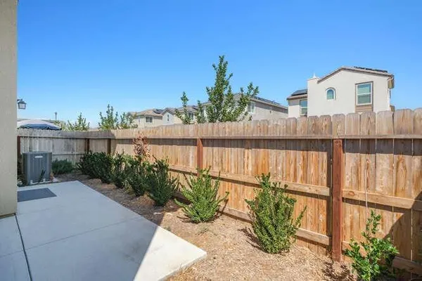 $428,000 | 2045 North Perry Avenue, Clovis, CA 93619
