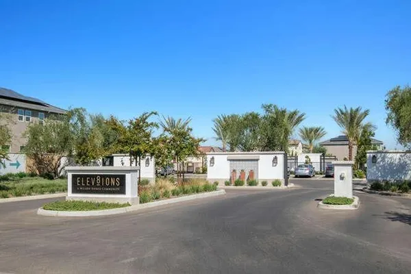 $428,000 | 2045 North Perry Avenue, Clovis, CA 93619