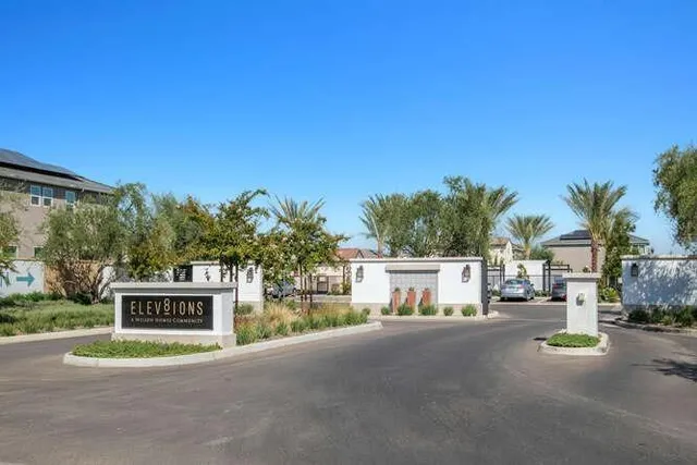 $435,000 | 2045 North Perry Avenue, Clovis, CA 93619