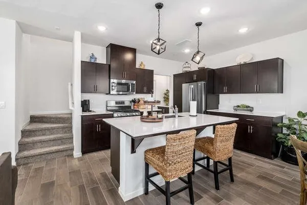 $428,000 | 2045 North Perry Avenue, Clovis, CA 93619