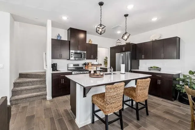 $435,000 | 2045 North Perry Avenue, Clovis, CA 93619