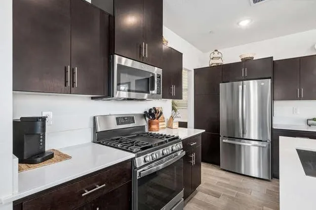 $435,000 | 2045 North Perry Avenue, Clovis, CA 93619