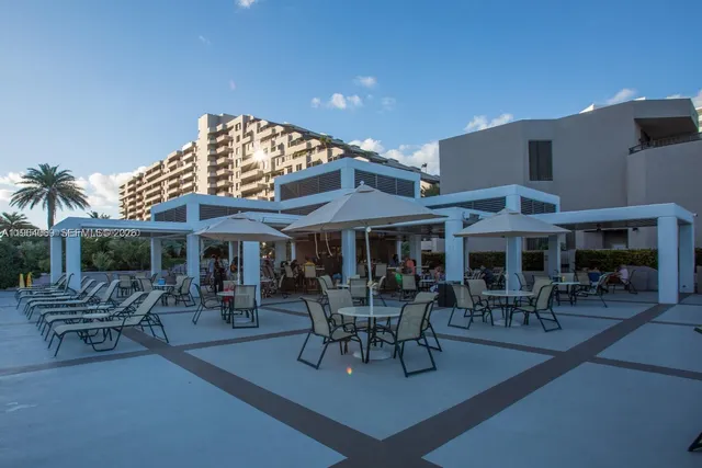 $7,500 | 201 Crandon Boulevard, Unit 306, Key Biscayne, FL 33149